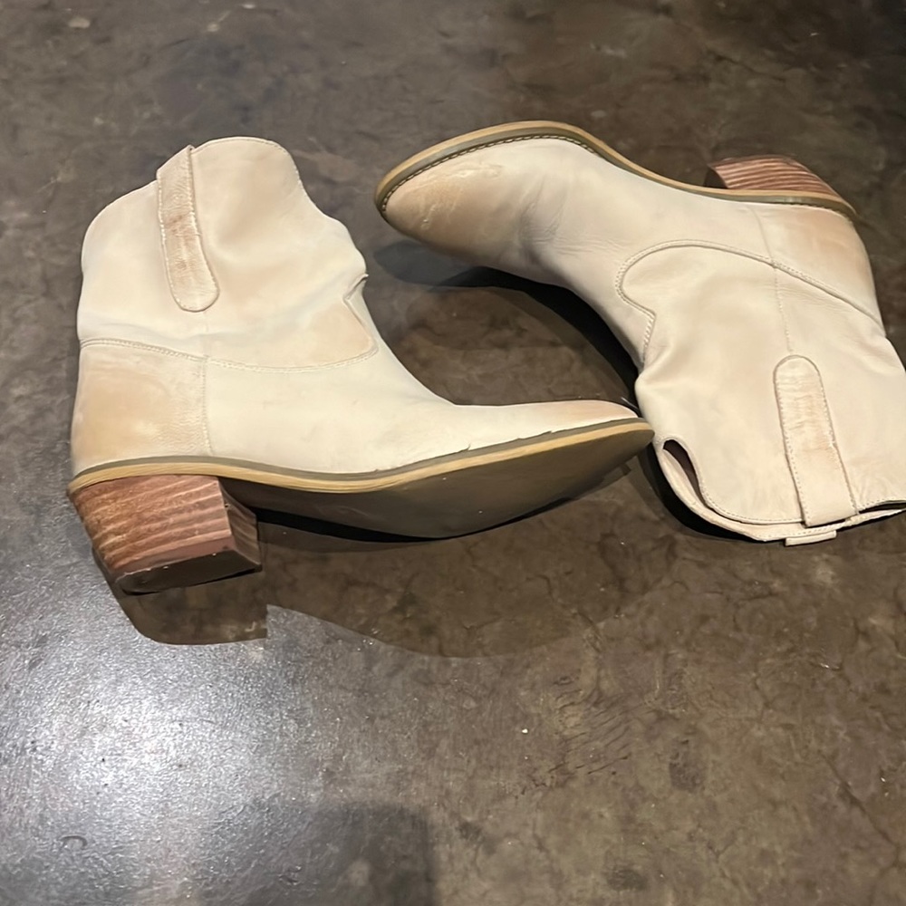 Crown Vintage leather upper boots, cream, 6.5, gently used and so cute!